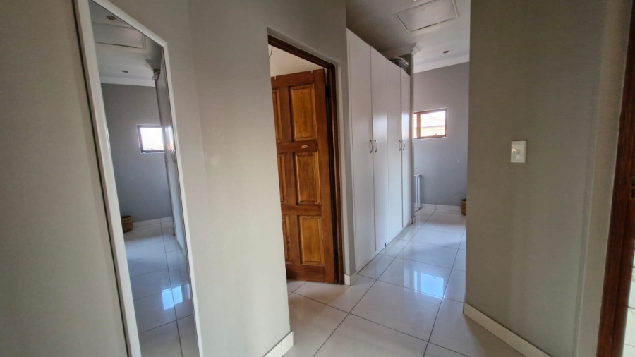 To Let 3 Bedroom Property for Rent in New Redruth Gauteng