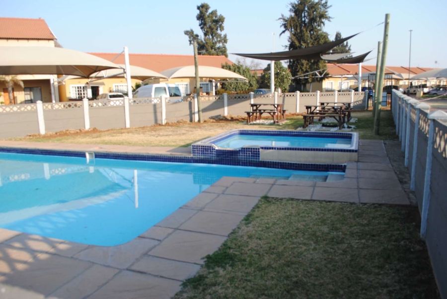 2 Bedroom Property for Sale in Kookrus Gauteng