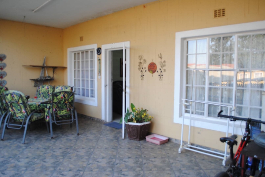 2 Bedroom Property for Sale in Kookrus Gauteng