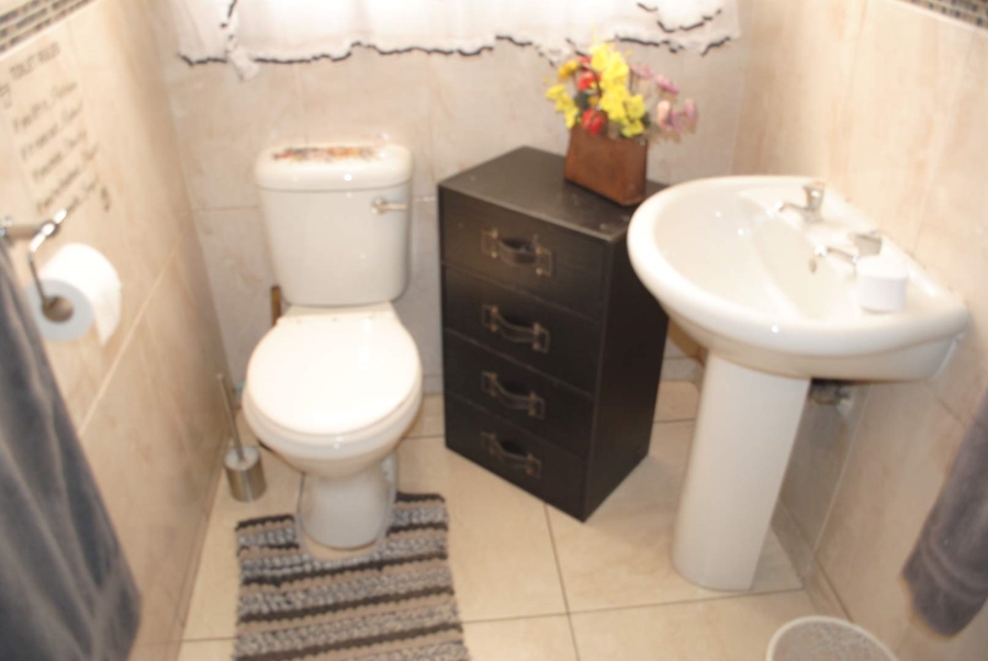2 Bedroom Property for Sale in Kookrus Gauteng