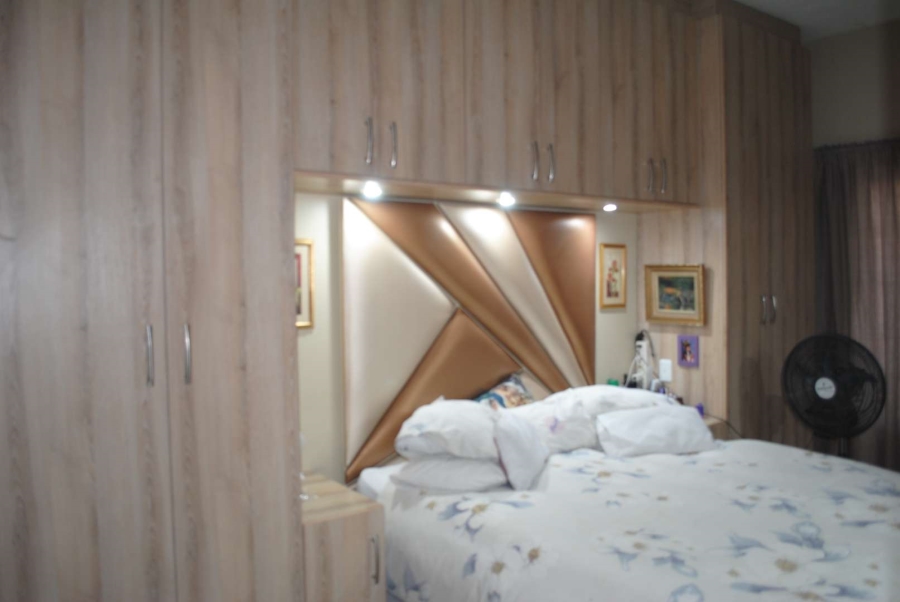 2 Bedroom Property for Sale in Kookrus Gauteng