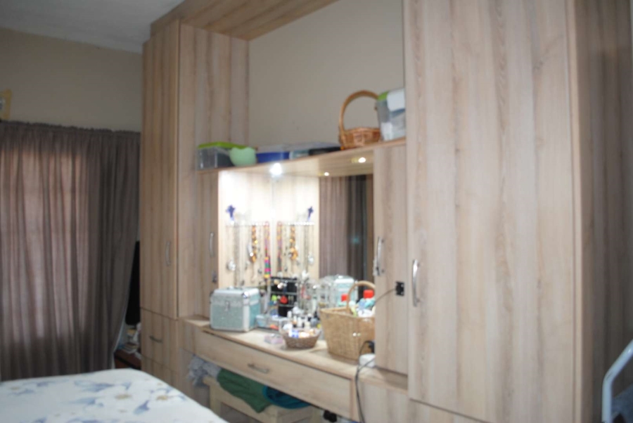 2 Bedroom Property for Sale in Kookrus Gauteng