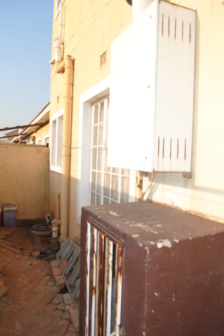 2 Bedroom Property for Sale in Kookrus Gauteng