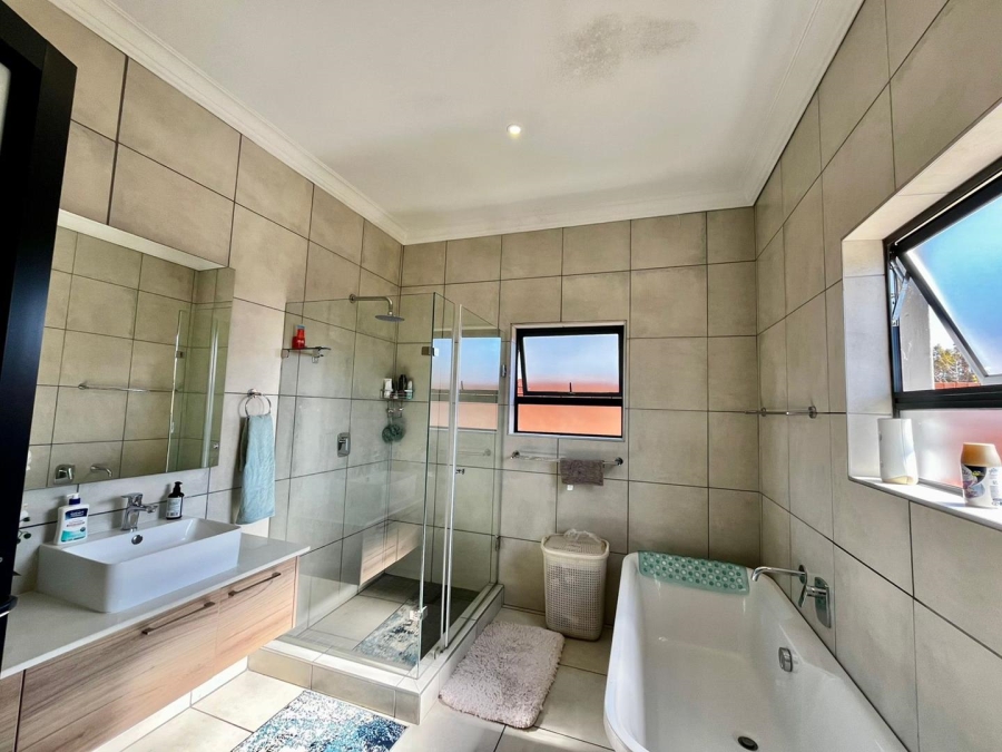4 Bedroom Property for Sale in Six Fountains Residential Estate Gauteng