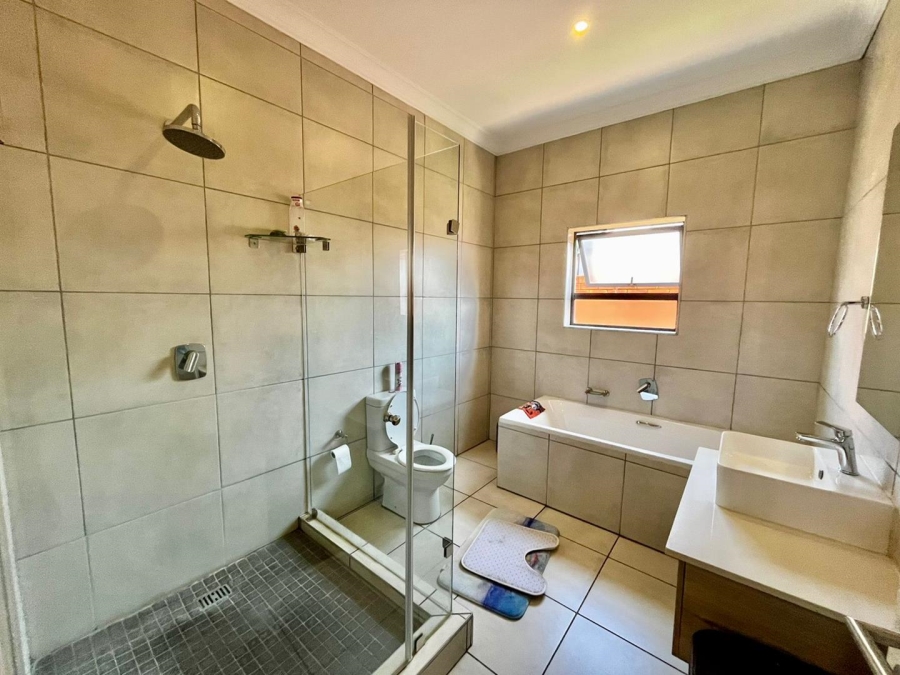4 Bedroom Property for Sale in Six Fountains Residential Estate Gauteng