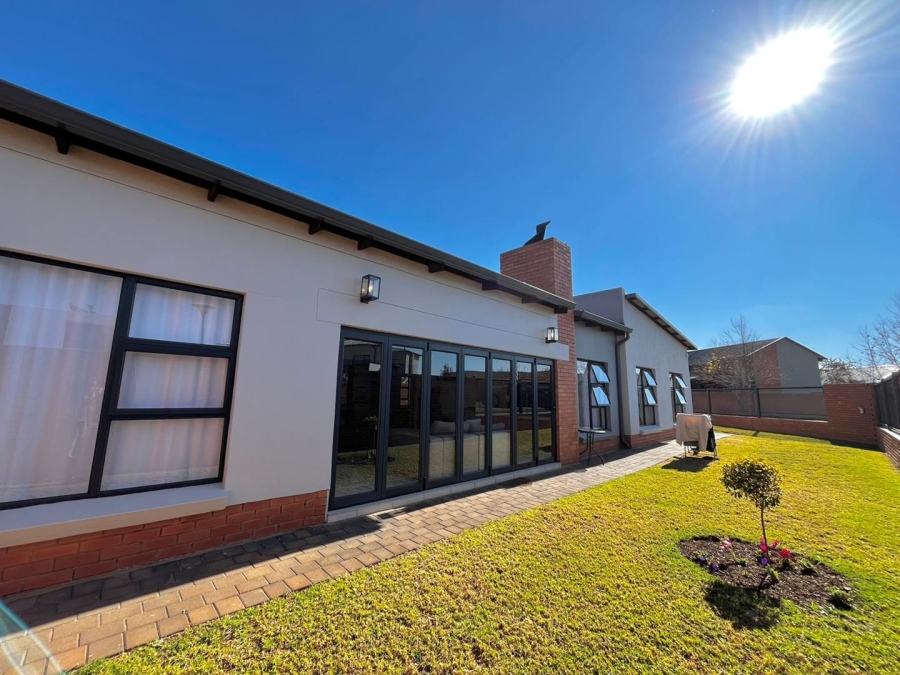 4 Bedroom Property for Sale in Six Fountains Residential Estate Gauteng