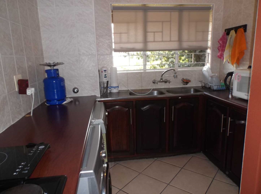2 Bedroom Property for Sale in Beyerspark Gauteng
