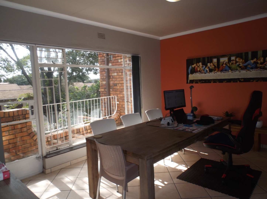 2 Bedroom Property for Sale in Beyerspark Gauteng
