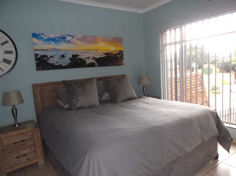 2 Bedroom Property for Sale in Beyerspark Gauteng