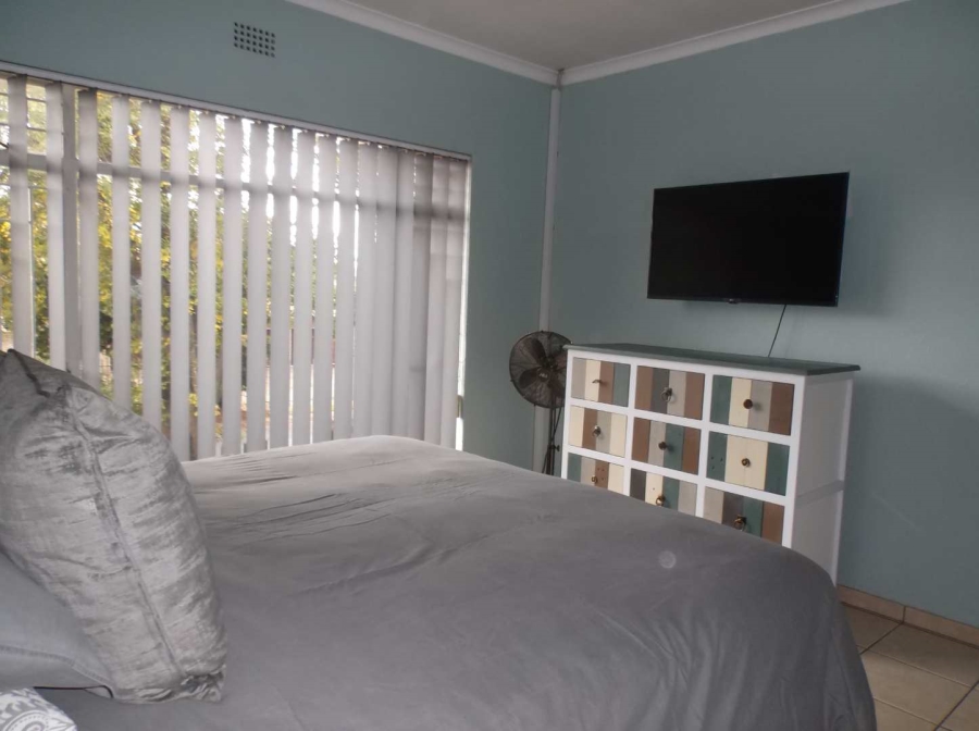 2 Bedroom Property for Sale in Beyerspark Gauteng
