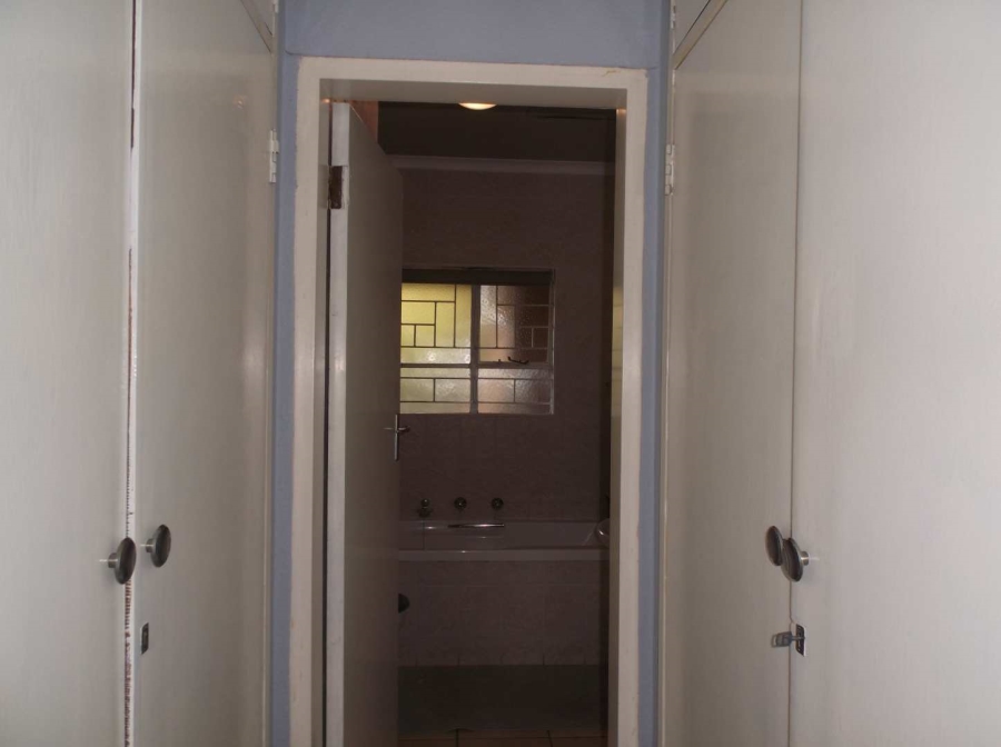 2 Bedroom Property for Sale in Beyerspark Gauteng