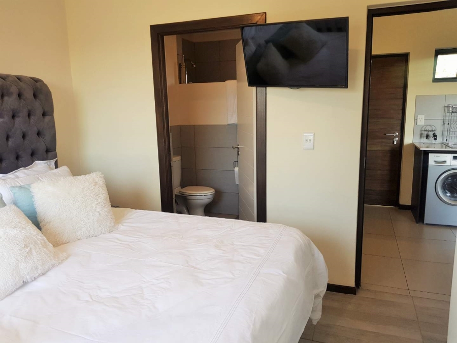 To Let 2 Bedroom Property for Rent in Jackal Creek Golf Estate Gauteng