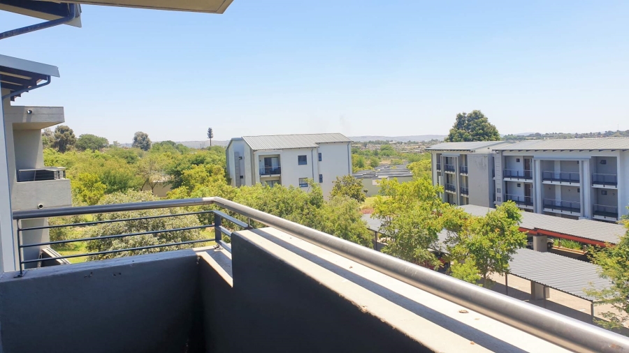 To Let 2 Bedroom Property for Rent in Jackal Creek Golf Estate Gauteng