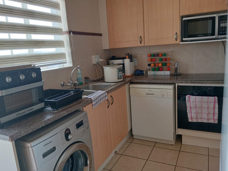 To Let 2 Bedroom Property for Rent in Die Hoewes Gauteng