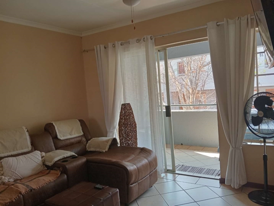 To Let 2 Bedroom Property for Rent in Die Hoewes Gauteng
