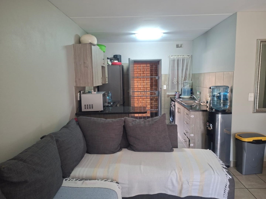 2 Bedroom Property for Sale in Montana Tuine Gauteng