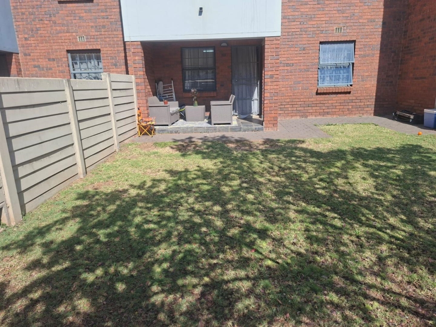 2 Bedroom Property for Sale in Montana Tuine Gauteng