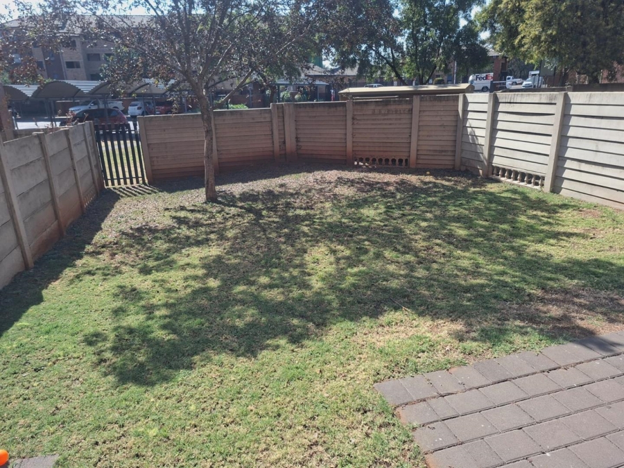 2 Bedroom Property for Sale in Montana Tuine Gauteng