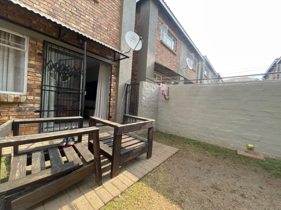 2 Bedroom Property for Sale in Birchleigh Gauteng