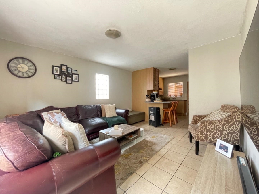 2 Bedroom Property for Sale in Birchleigh Gauteng
