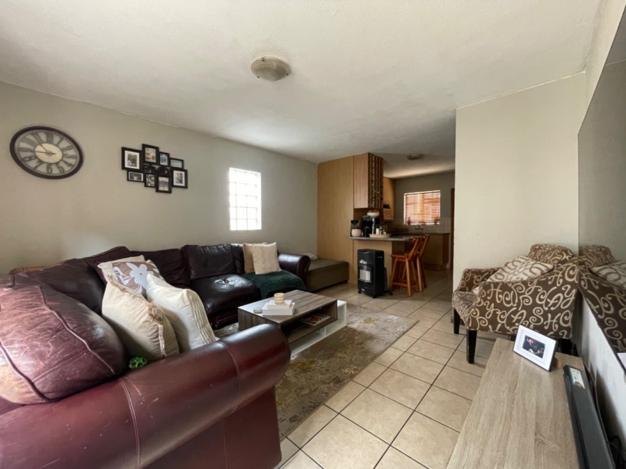 2 Bedroom Property for Sale in Birchleigh Gauteng
