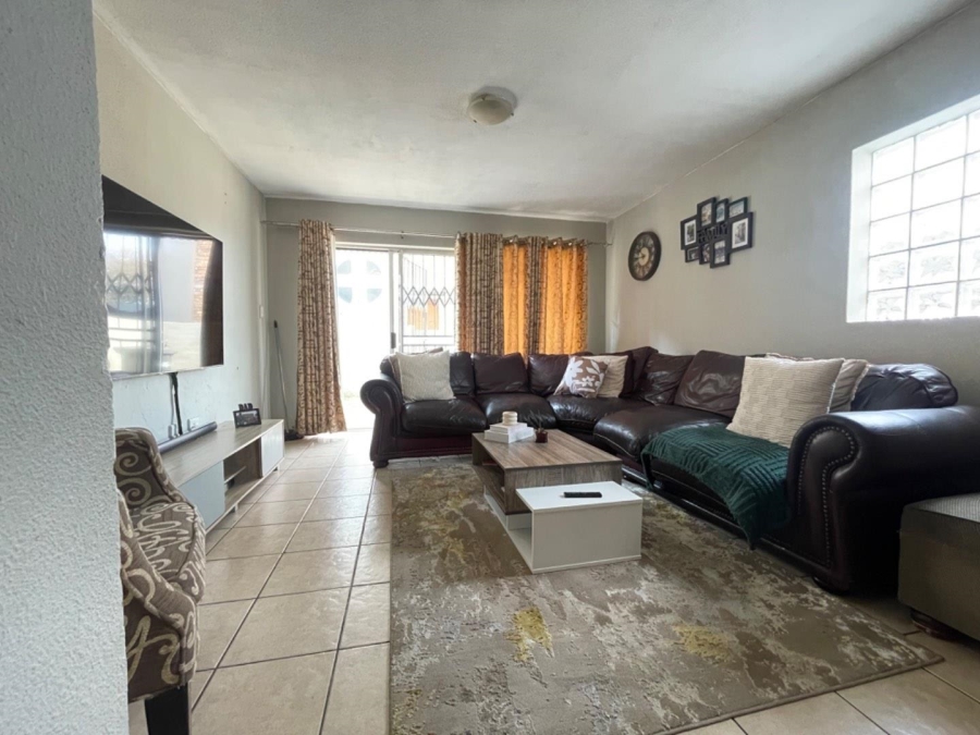 2 Bedroom Property for Sale in Birchleigh Gauteng