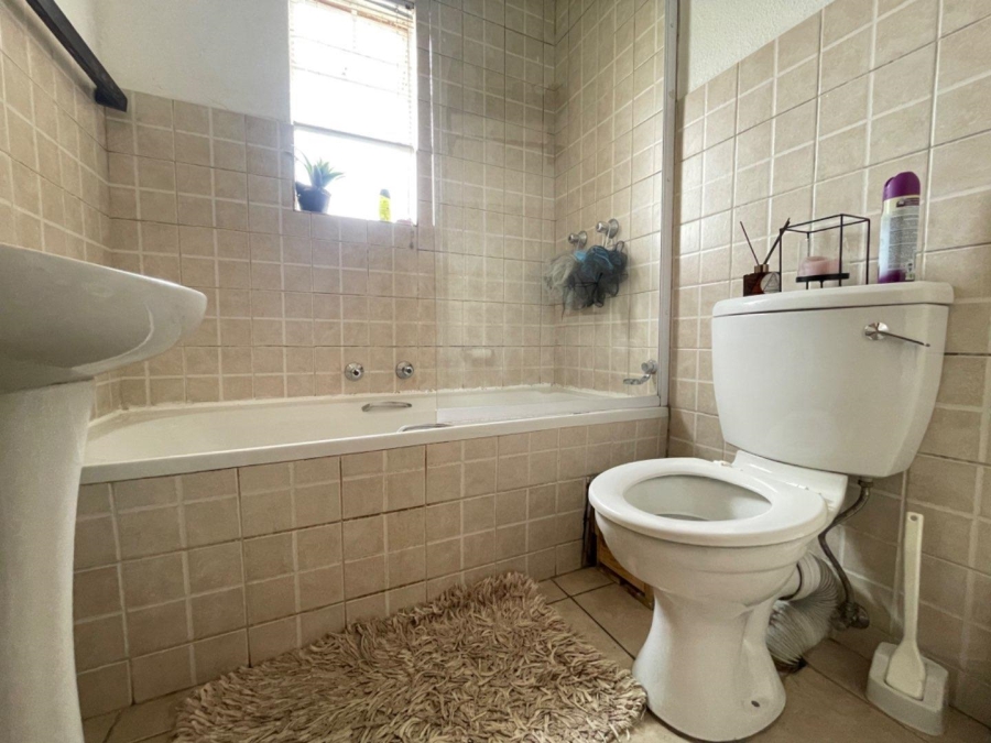 2 Bedroom Property for Sale in Birchleigh Gauteng