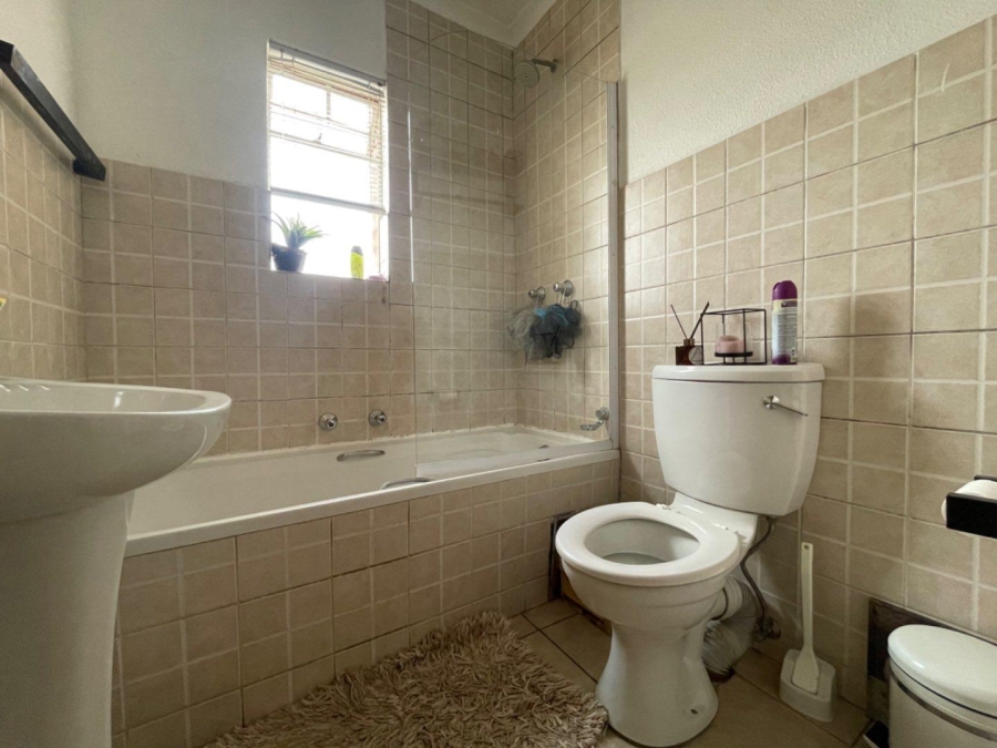 2 Bedroom Property for Sale in Birchleigh Gauteng
