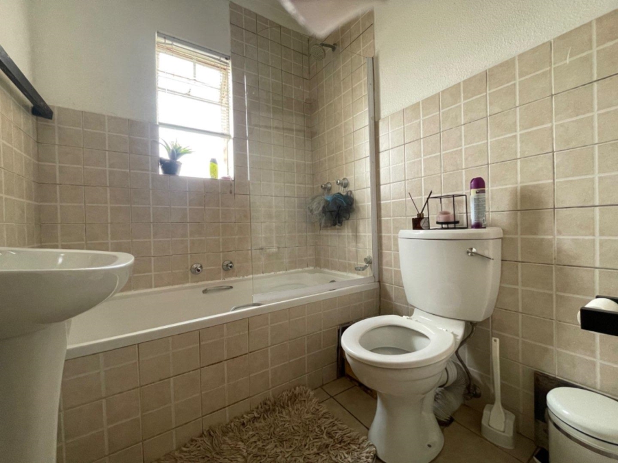2 Bedroom Property for Sale in Birchleigh Gauteng