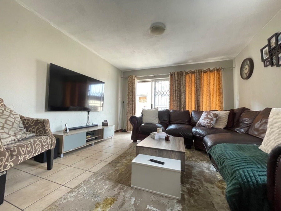 2 Bedroom Property for Sale in Birchleigh Gauteng