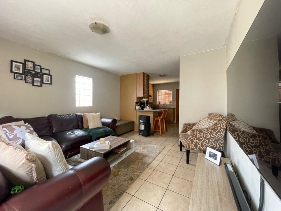2 Bedroom Property for Sale in Birchleigh Gauteng