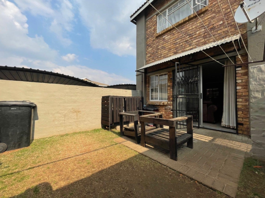 2 Bedroom Property for Sale in Birchleigh Gauteng