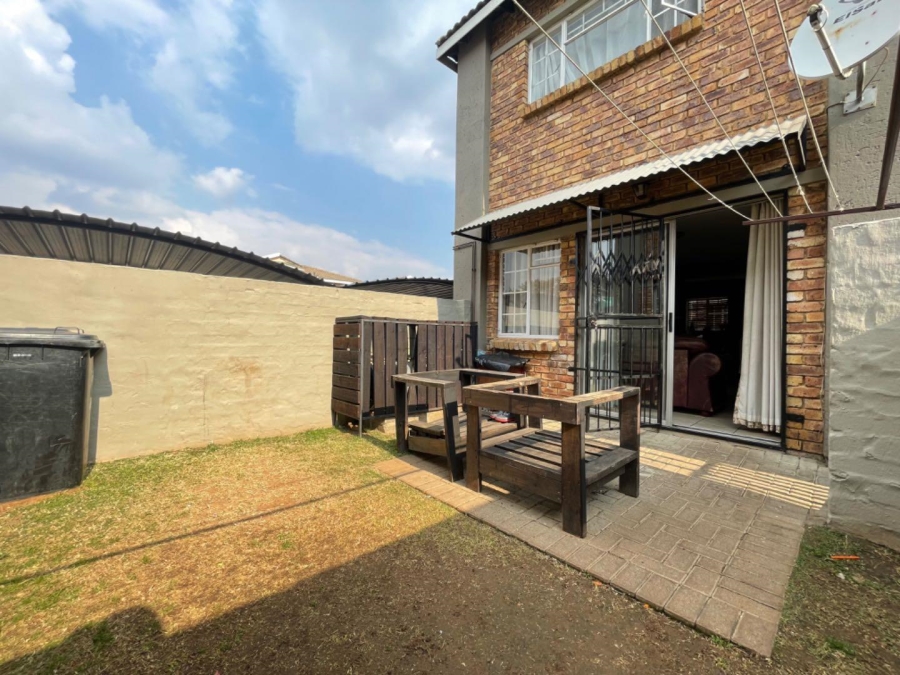 2 Bedroom Property for Sale in Birchleigh Gauteng