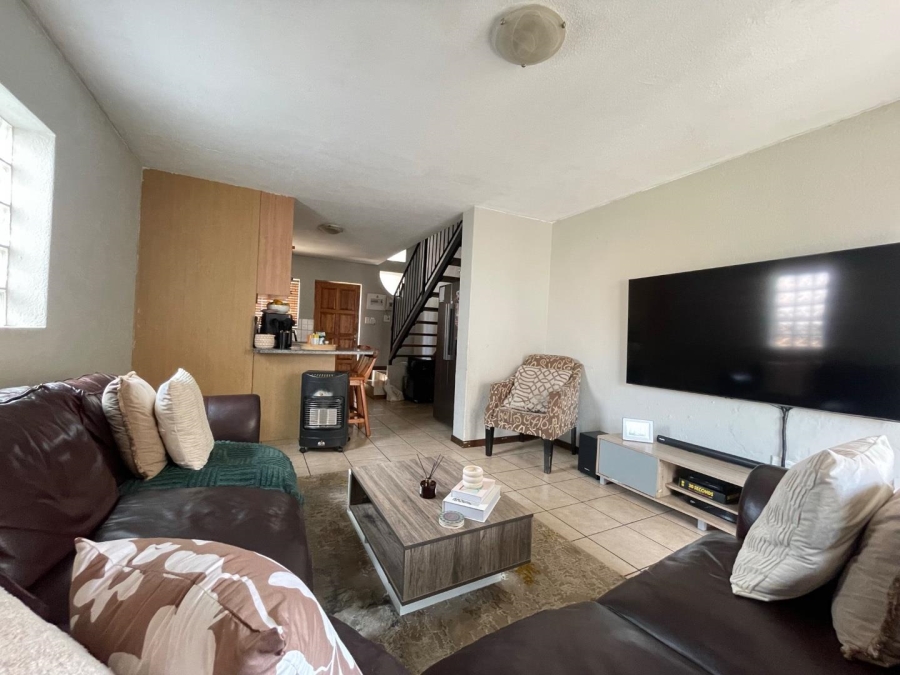 2 Bedroom Property for Sale in Birchleigh Gauteng