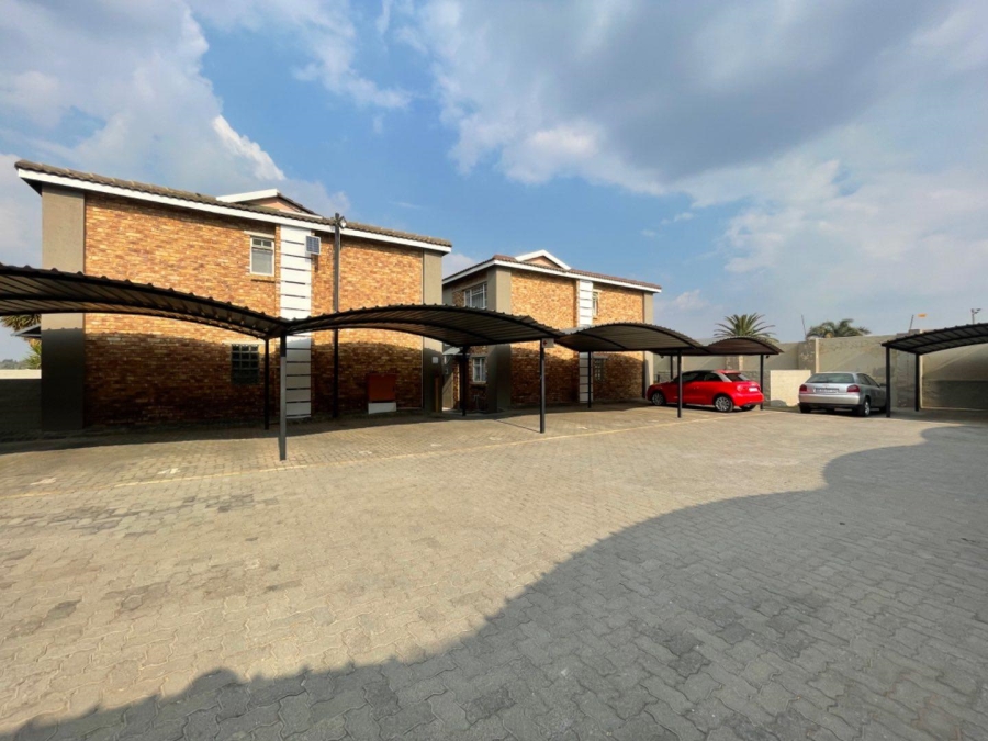 2 Bedroom Property for Sale in Birchleigh Gauteng