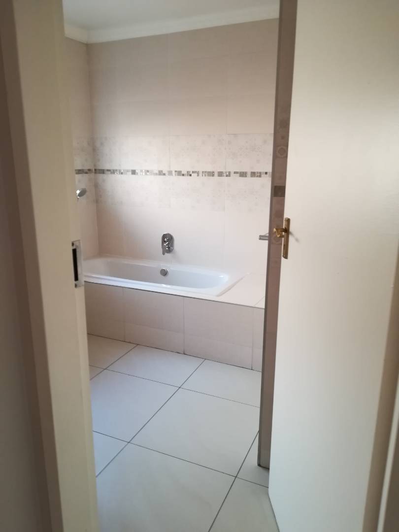 To Let 3 Bedroom Property for Rent in Lynnwood Ridge Gauteng