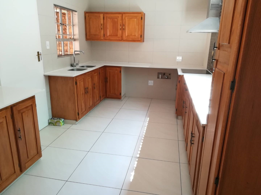 To Let 3 Bedroom Property for Rent in Lynnwood Ridge Gauteng