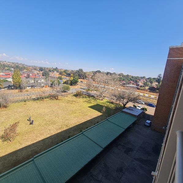 1 Bedroom Property for Sale in Elardus Park Gauteng