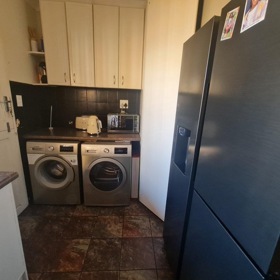 3 Bedroom Property for Sale in Erasmuskloof Gauteng
