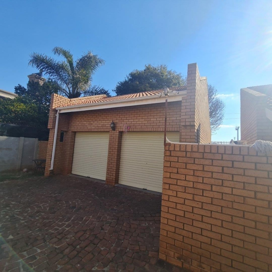 3 Bedroom Property for Sale in Erasmuskloof Gauteng