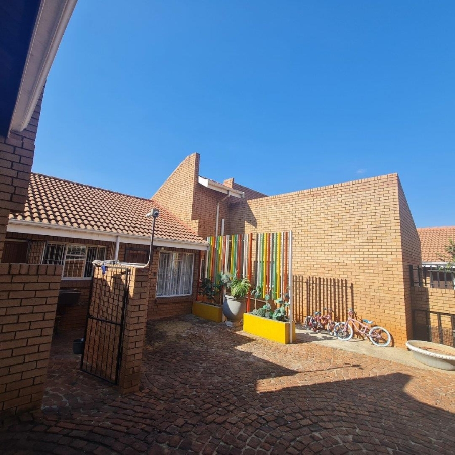 3 Bedroom Property for Sale in Erasmuskloof Gauteng