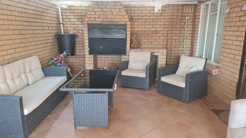 3 Bedroom Property for Sale in Erasmuskloof Gauteng