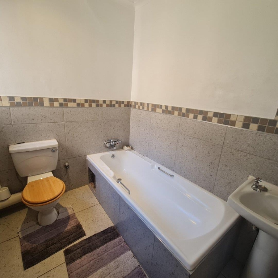 3 Bedroom Property for Sale in Erasmuskloof Gauteng