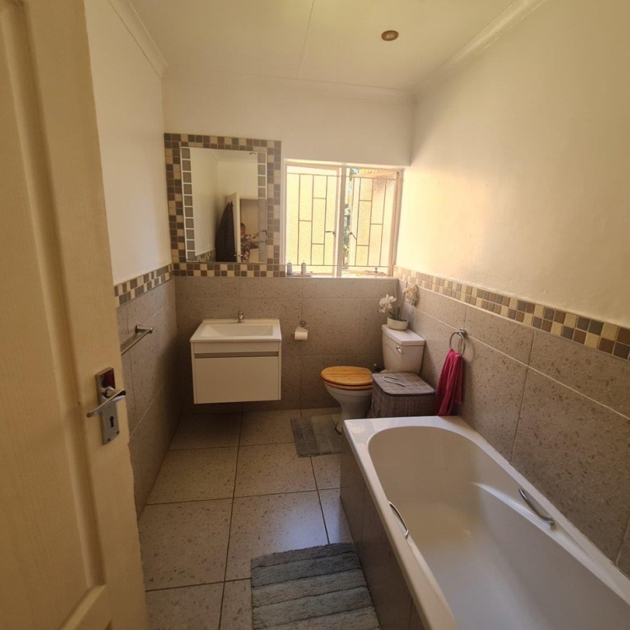 3 Bedroom Property for Sale in Erasmuskloof Gauteng
