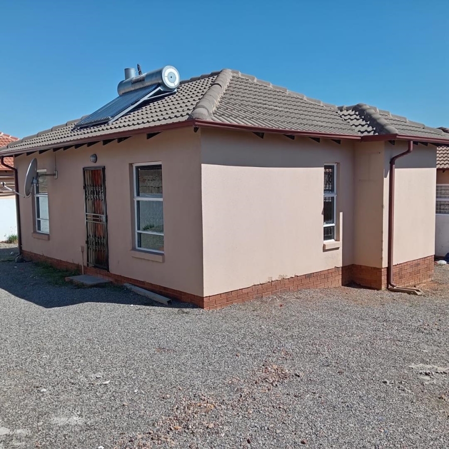 2 Bedroom Property for Sale in Mamelodi East Gauteng