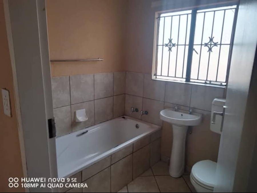 To Let 3 Bedroom Property for Rent in The Orchards Gauteng
