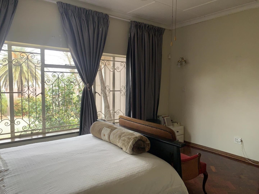 4 Bedroom Property for Sale in Linmeyer Gauteng