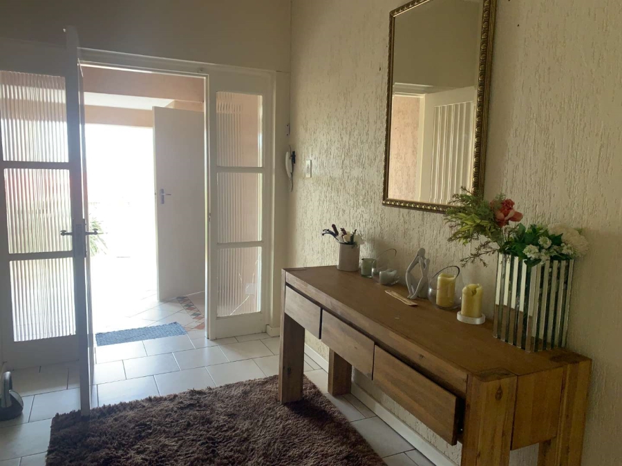 4 Bedroom Property for Sale in Linmeyer Gauteng