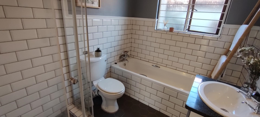 2 Bedroom Property for Sale in Rietvalleirand Gauteng