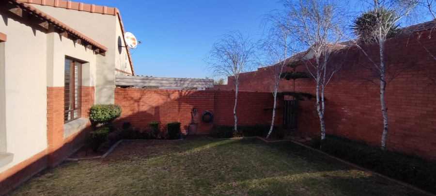 2 Bedroom Property for Sale in Rietvalleirand Gauteng